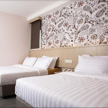 The Crown Hotel @ Klia Сепанг Екстериор снимка