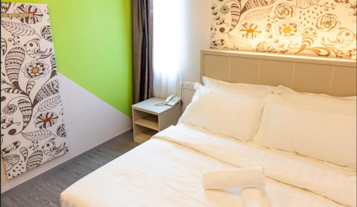 The Crown Hotel @ Klia Сепанг Екстериор снимка
